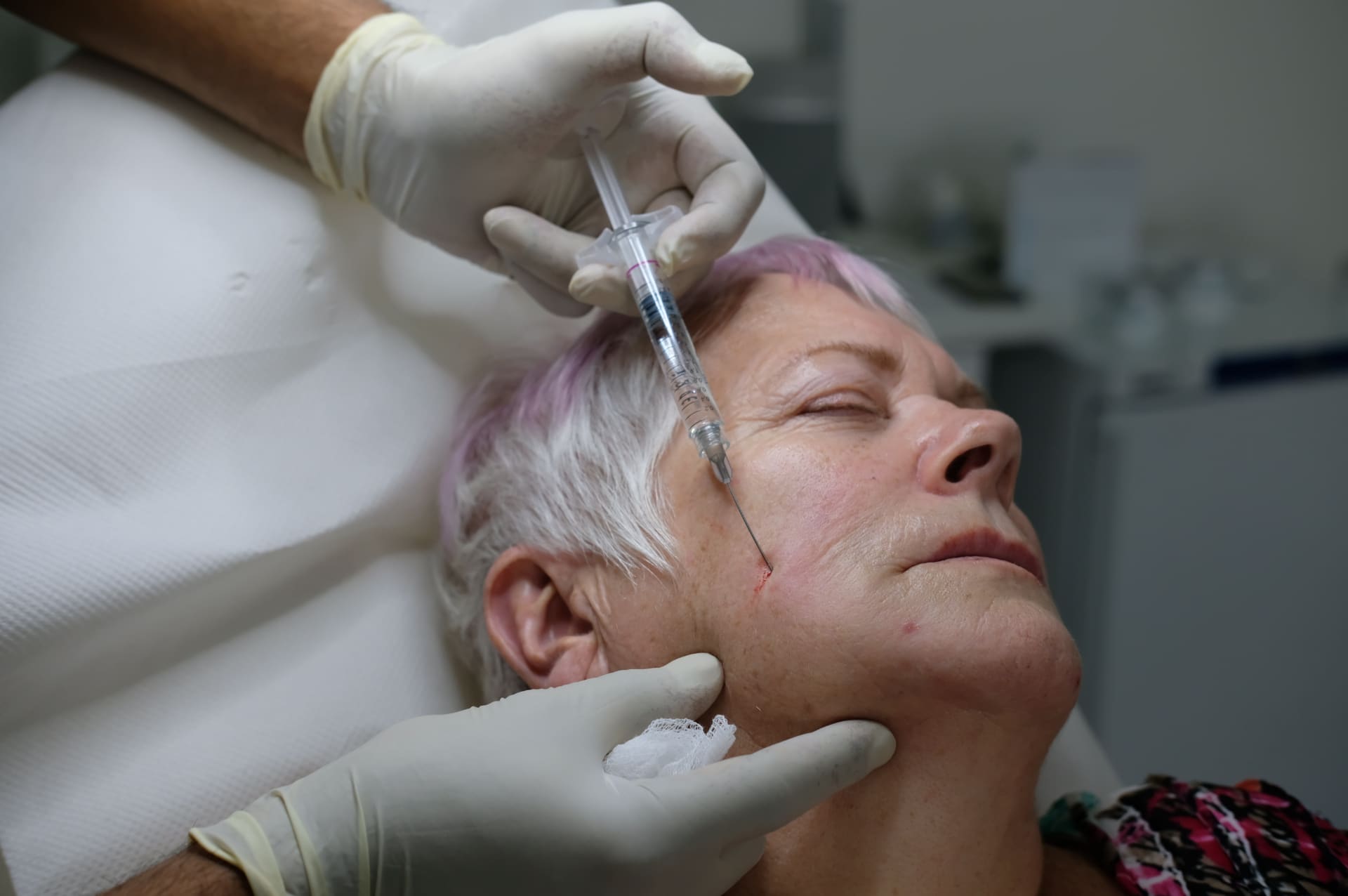 Aesthetic Medicine Skills by Dr Ahmed Haq - Harley Street Institute Dr Ahmed Haq aesthetic medicine skills training - injection anatomy techniques simplified for practitioners
