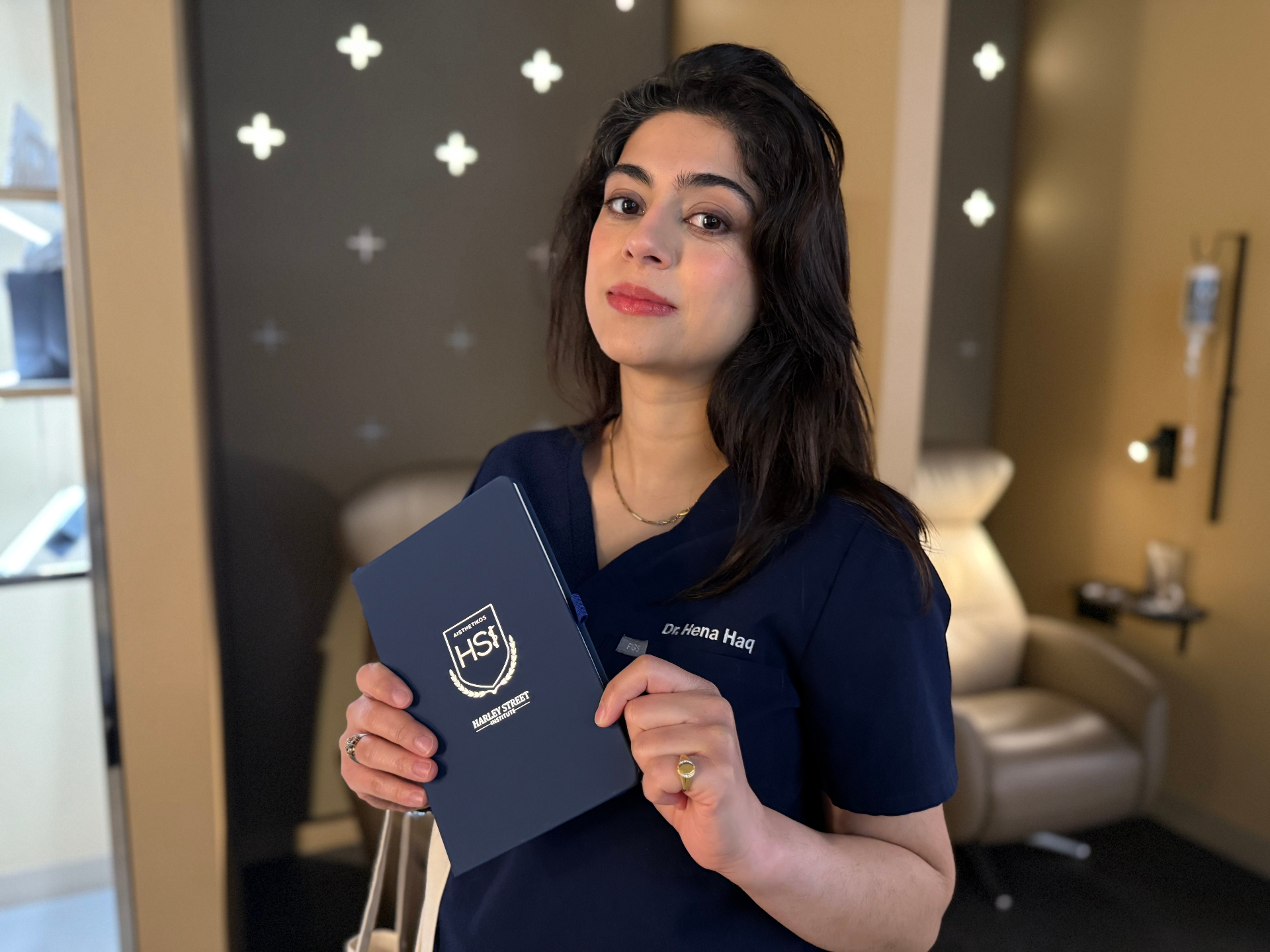 Fellowship vs Masters in Aesthetic Medicine: Dr Haq's Comprehensive Analysis - Education Comparison insights from Harley Street Institute - fellowship vs masters, aesthetic medicine education, clinical training, dr haq, medical education